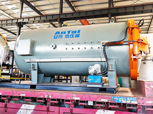 碳纖維復合材料熱壓罐發(fā)貨現(xiàn)場