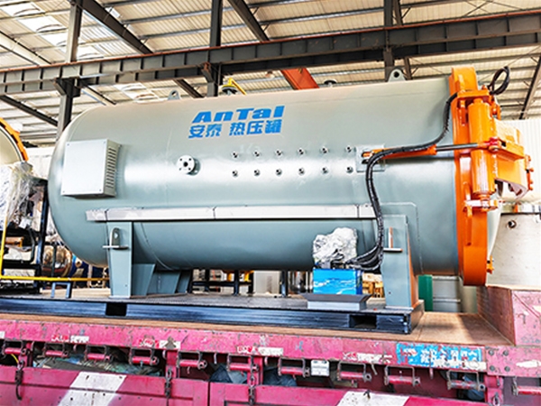 碳纖維復(fù)合材料熱壓罐發(fā)貨現(xiàn)場(chǎng)